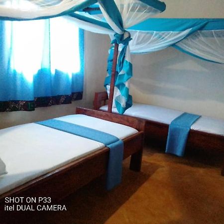 Mafia Neptune Villa Lodge Utende Екстериор снимка