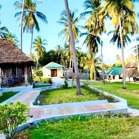 Mafia Neptune Villa Lodge Utende Екстериор снимка