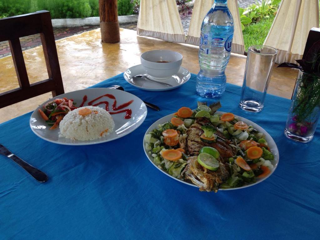 Mafia Neptune Villa Lodge Utende Екстериор снимка