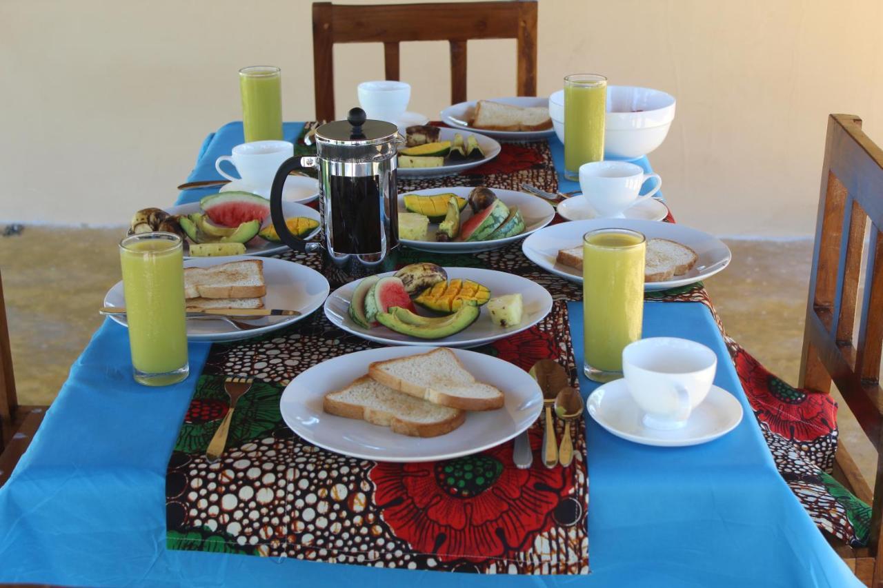 Mafia Neptune Villa Lodge Utende Екстериор снимка