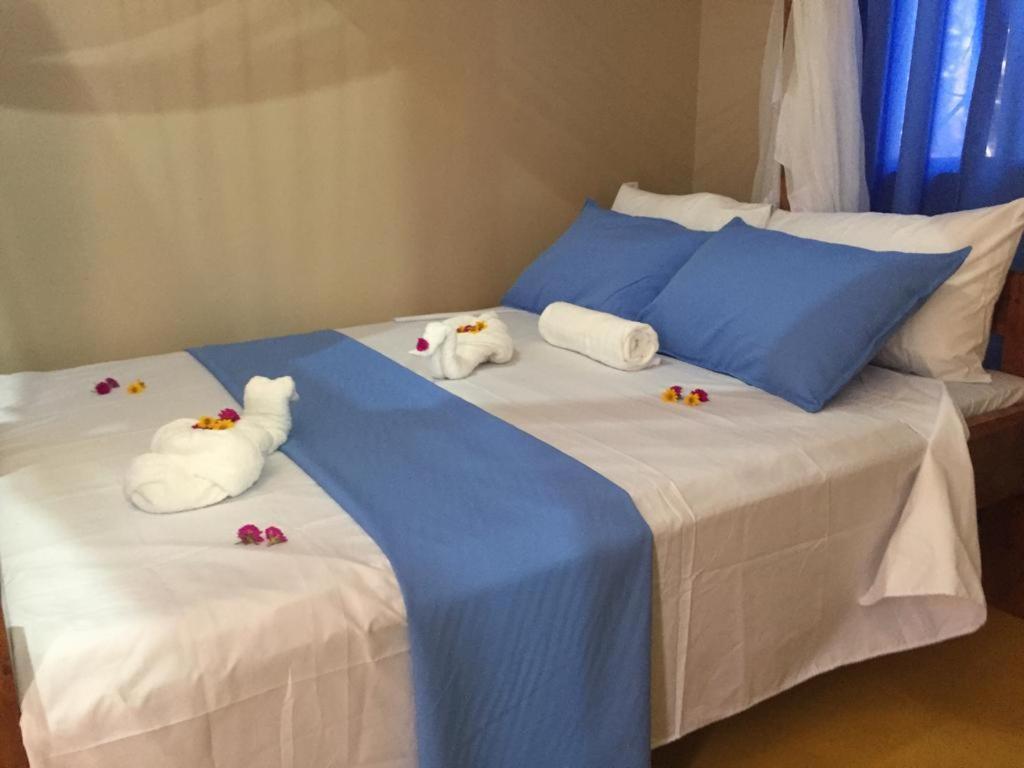 Mafia Neptune Villa Lodge Utende Екстериор снимка