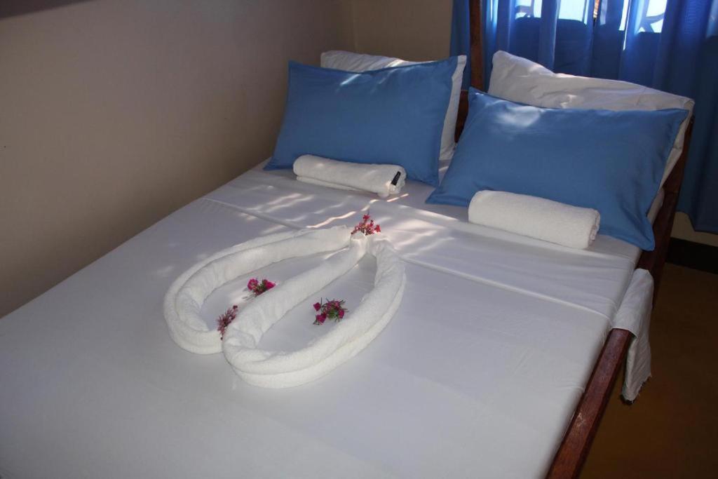 Mafia Neptune Villa Lodge Utende Екстериор снимка