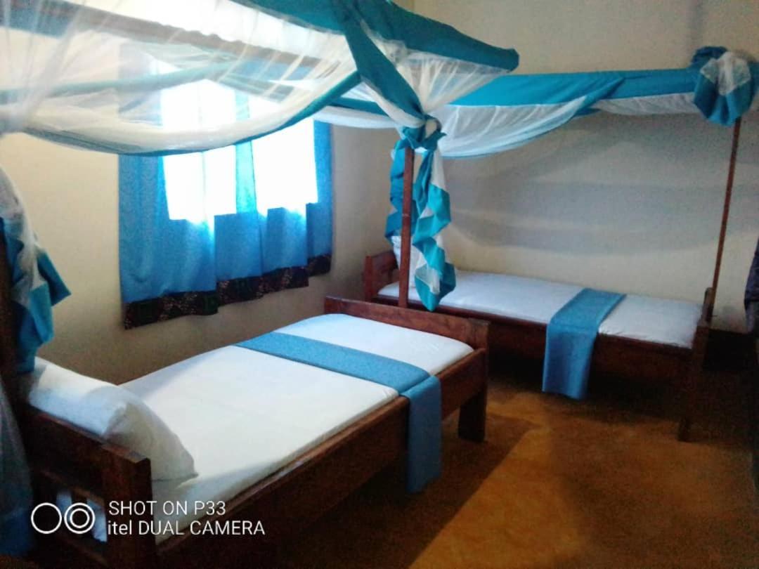 Mafia Neptune Villa Lodge Utende Екстериор снимка