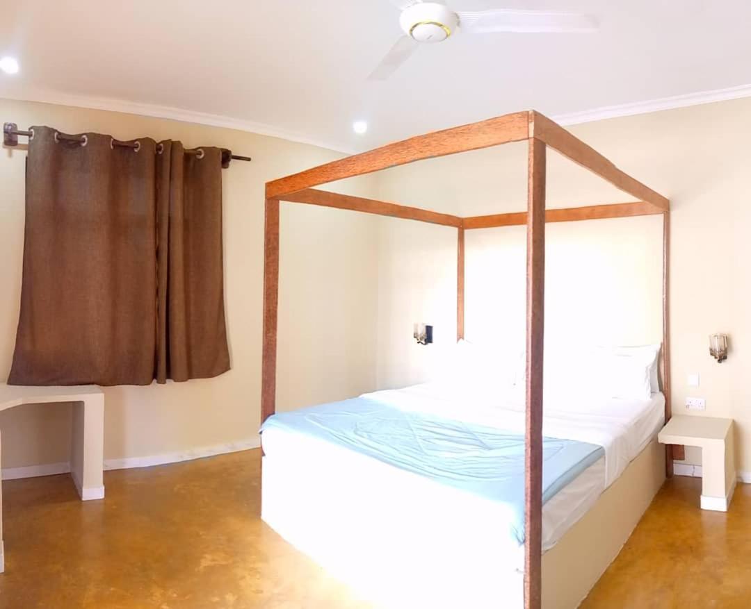 Mafia Neptune Villa Lodge Utende Екстериор снимка