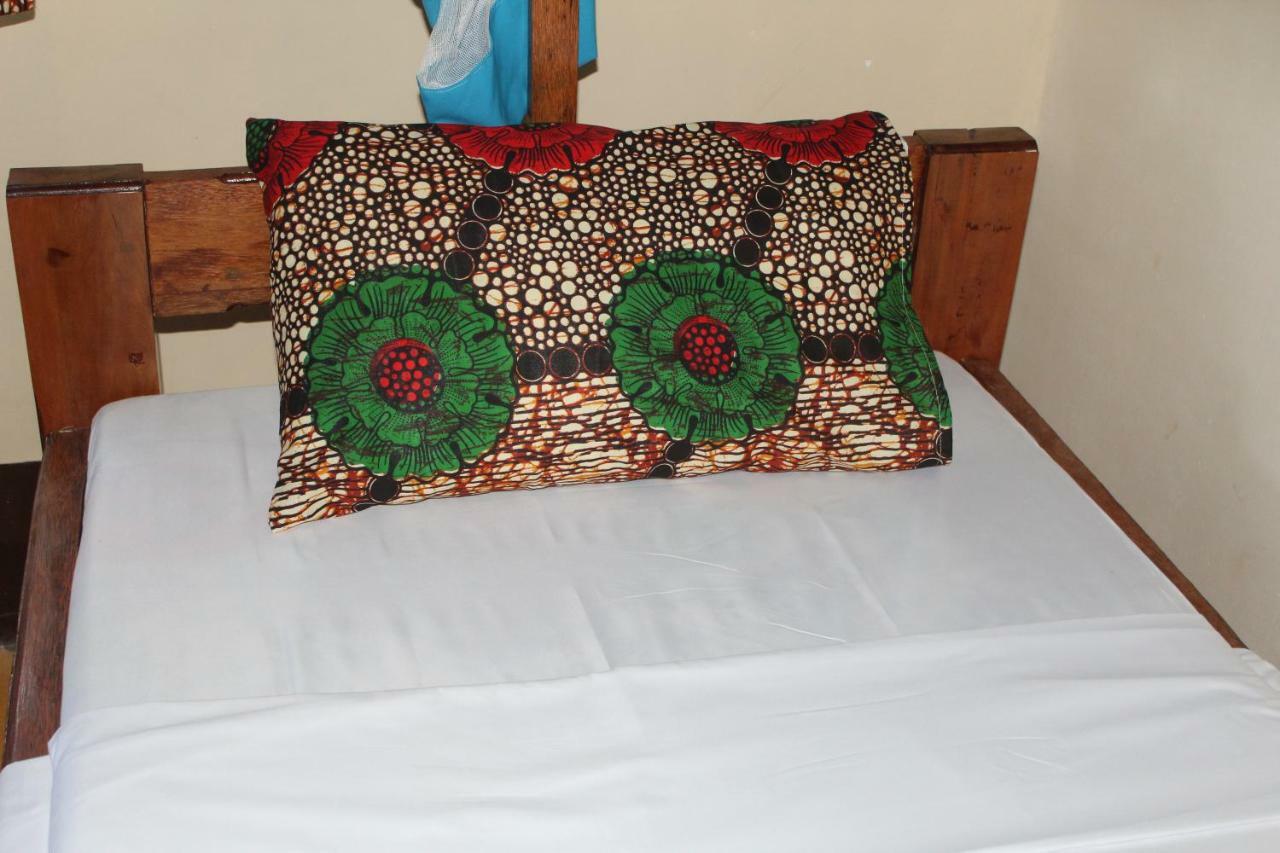 Mafia Neptune Villa Lodge Utende Екстериор снимка