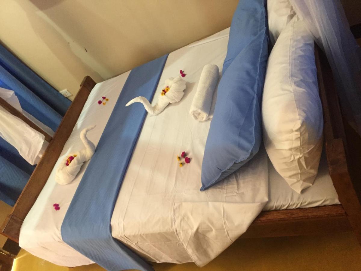 Mafia Neptune Villa Lodge Utende Екстериор снимка