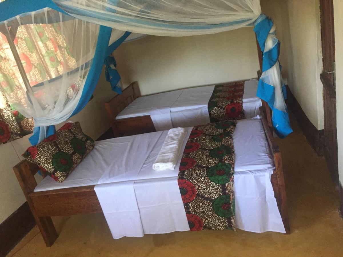 Mafia Neptune Villa Lodge Utende Екстериор снимка