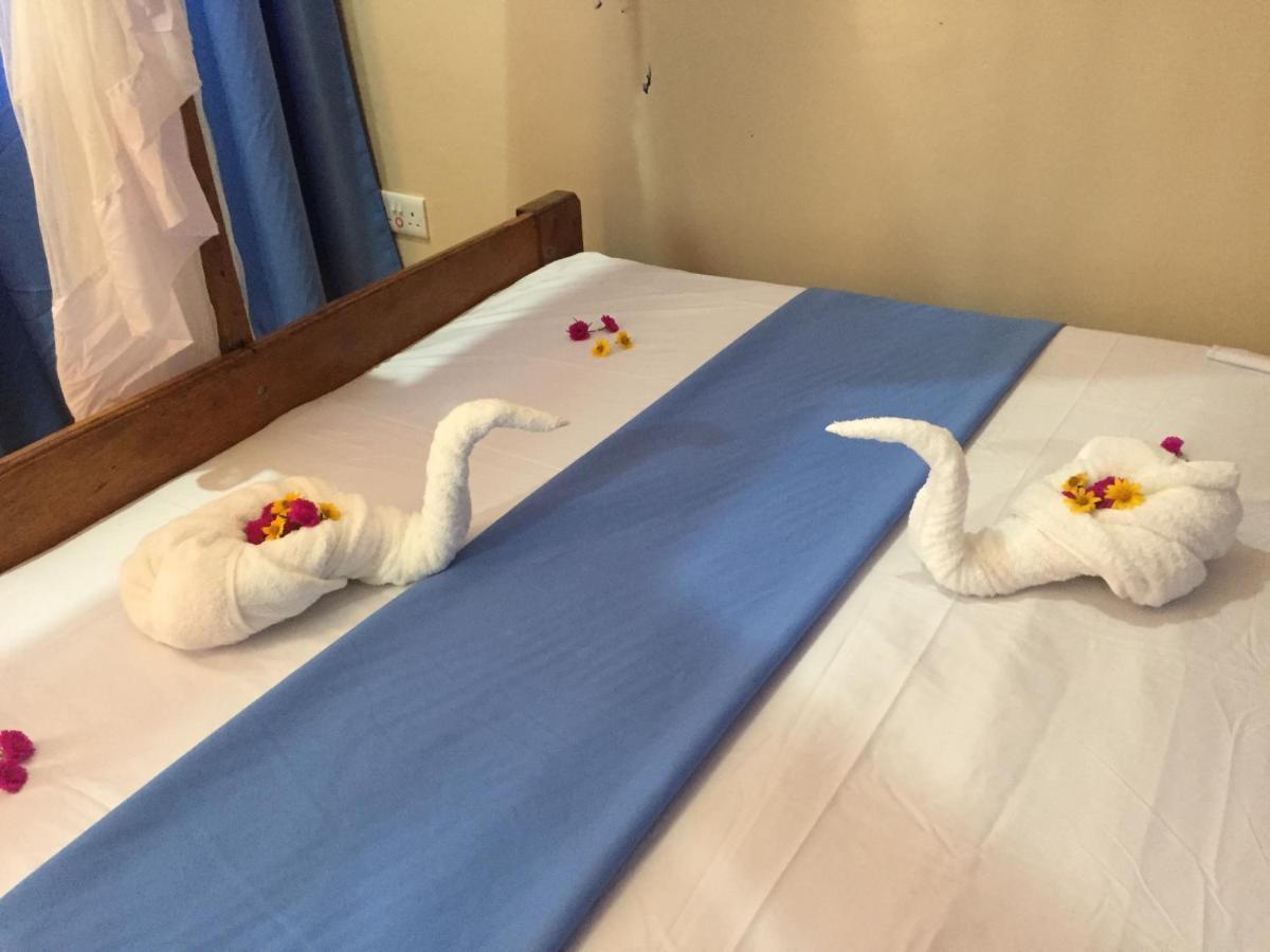 Mafia Neptune Villa Lodge Utende Екстериор снимка