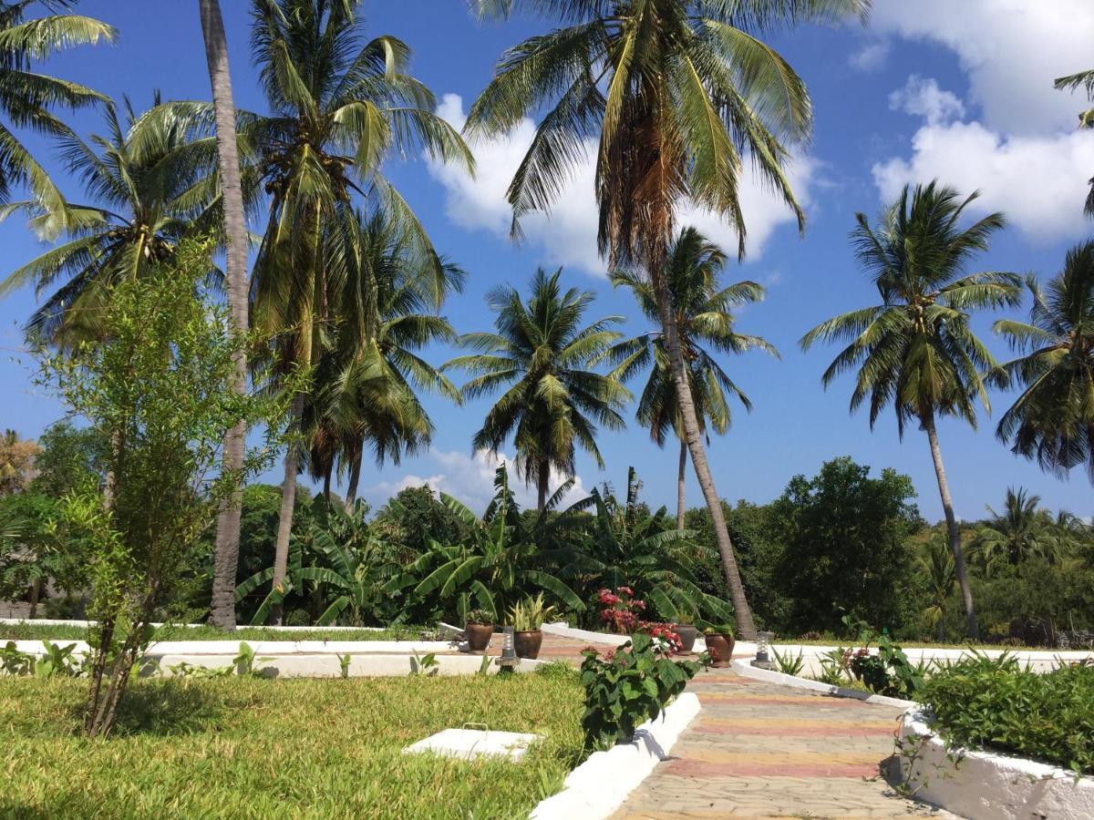 Mafia Neptune Villa Lodge Utende Екстериор снимка