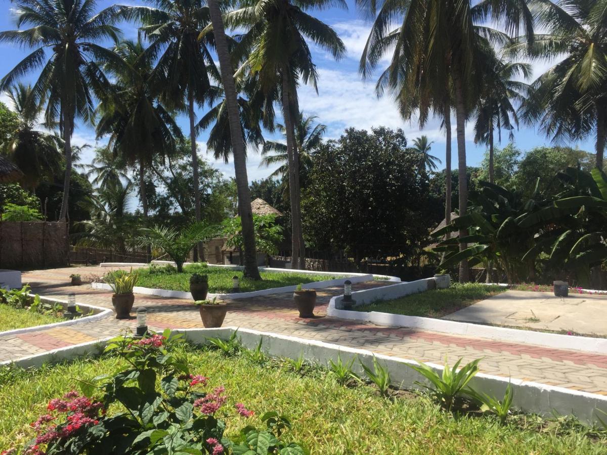Mafia Neptune Villa Lodge Utende Екстериор снимка