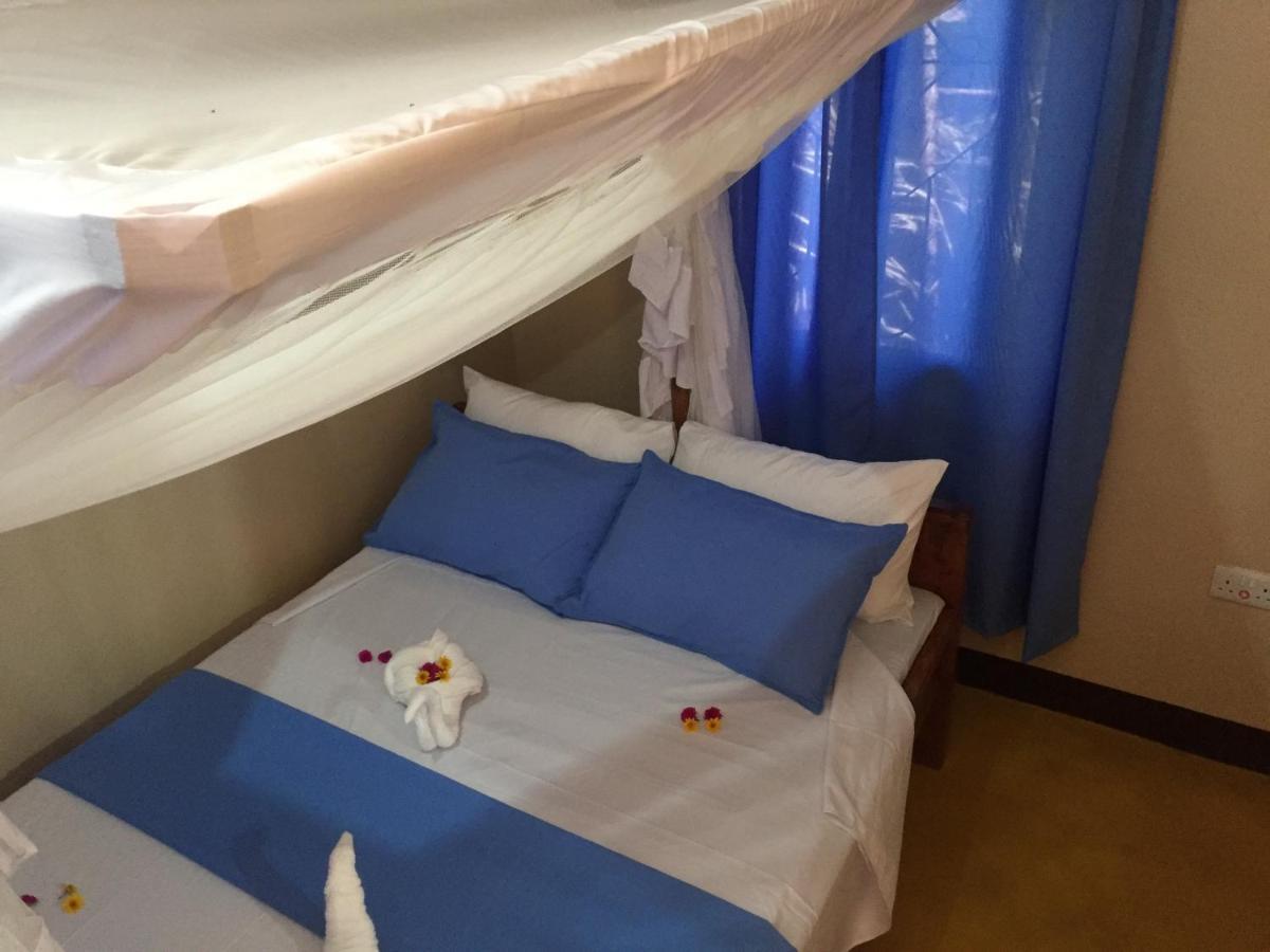 Mafia Neptune Villa Lodge Utende Екстериор снимка
