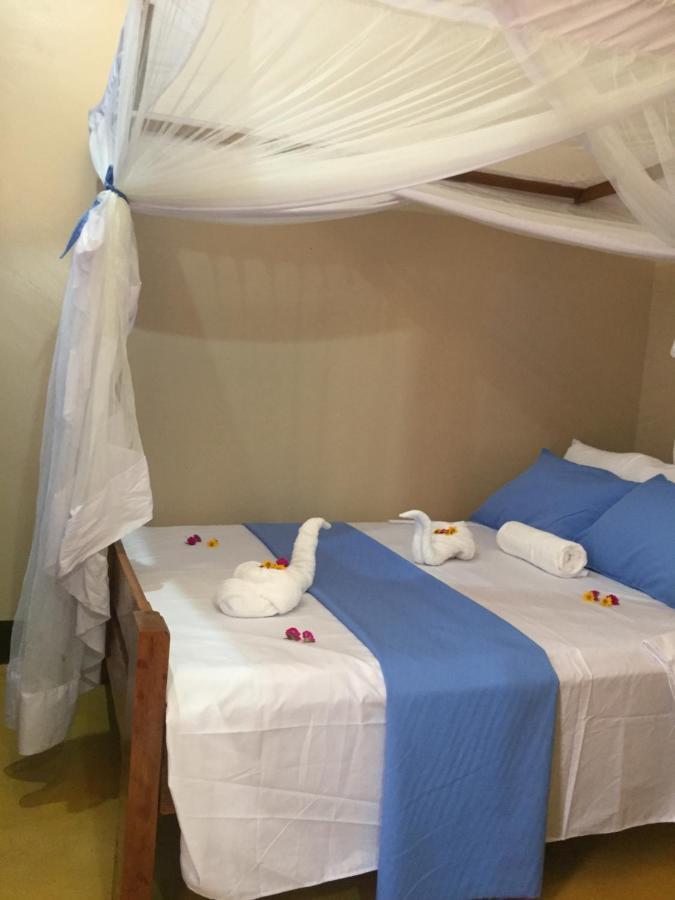 Mafia Neptune Villa Lodge Utende Екстериор снимка