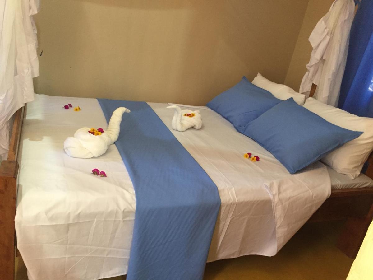 Mafia Neptune Villa Lodge Utende Екстериор снимка