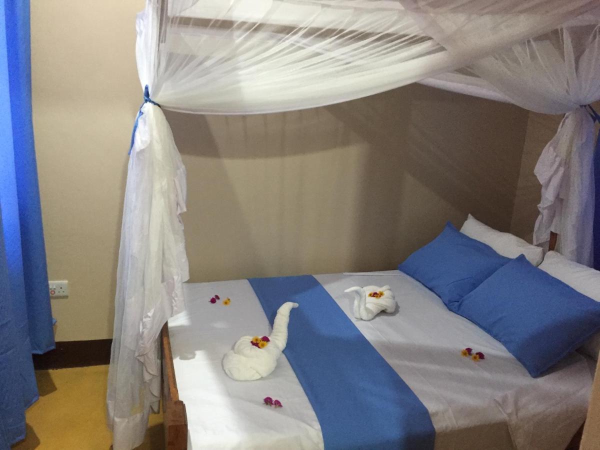 Mafia Neptune Villa Lodge Utende Екстериор снимка